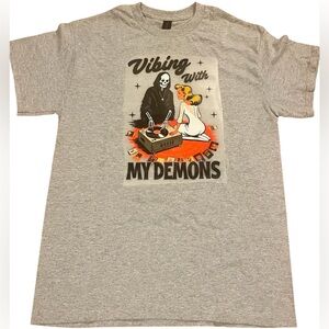 Vibing Graphic T-Shirt